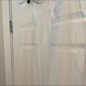 Beautiful floating pearl Veil